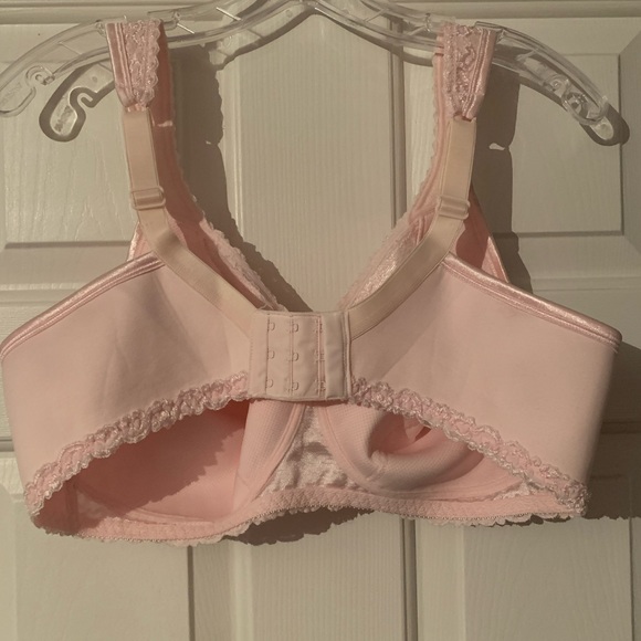 Platex 18 hour pink bra - Picture 2 of 3